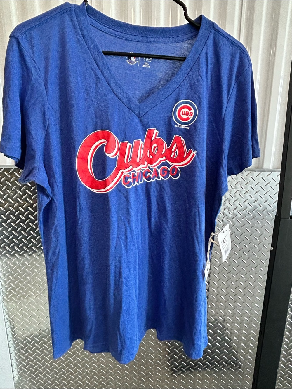 Chicago Cubs V-Neck Tee - Blue with Red Logo